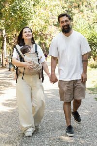 Huggy Plus Toddler Size Carrier - Latte