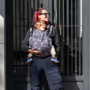 Huggy Plus Toddler Size Carrier - Dandelion Mist
