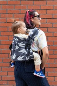 Huggy Plus Toddler Size Carrier - Dock Yin Yang
