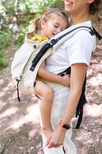 Huggy Plus Toddler Size Carrier - Rise Dune