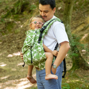 Huggy Plus Toddler Size Carrier - Marble Cedar