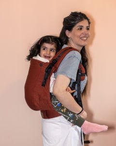 Huggy Plus Toddler Size Carrier - Cocoa