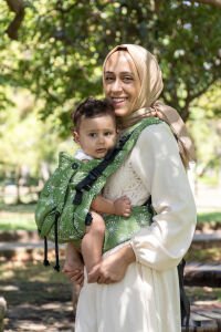 Huggy Plus Toddler Size Carrier - Dandelion Cedar