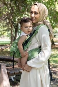 Huggy Plus Toddler Size Carrier - Dandelion Cedar