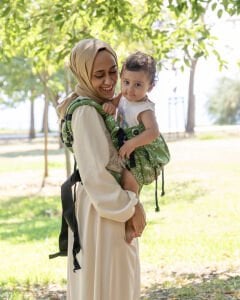 Huggy Plus Toddler Size Carrier - Dandelion Cedar