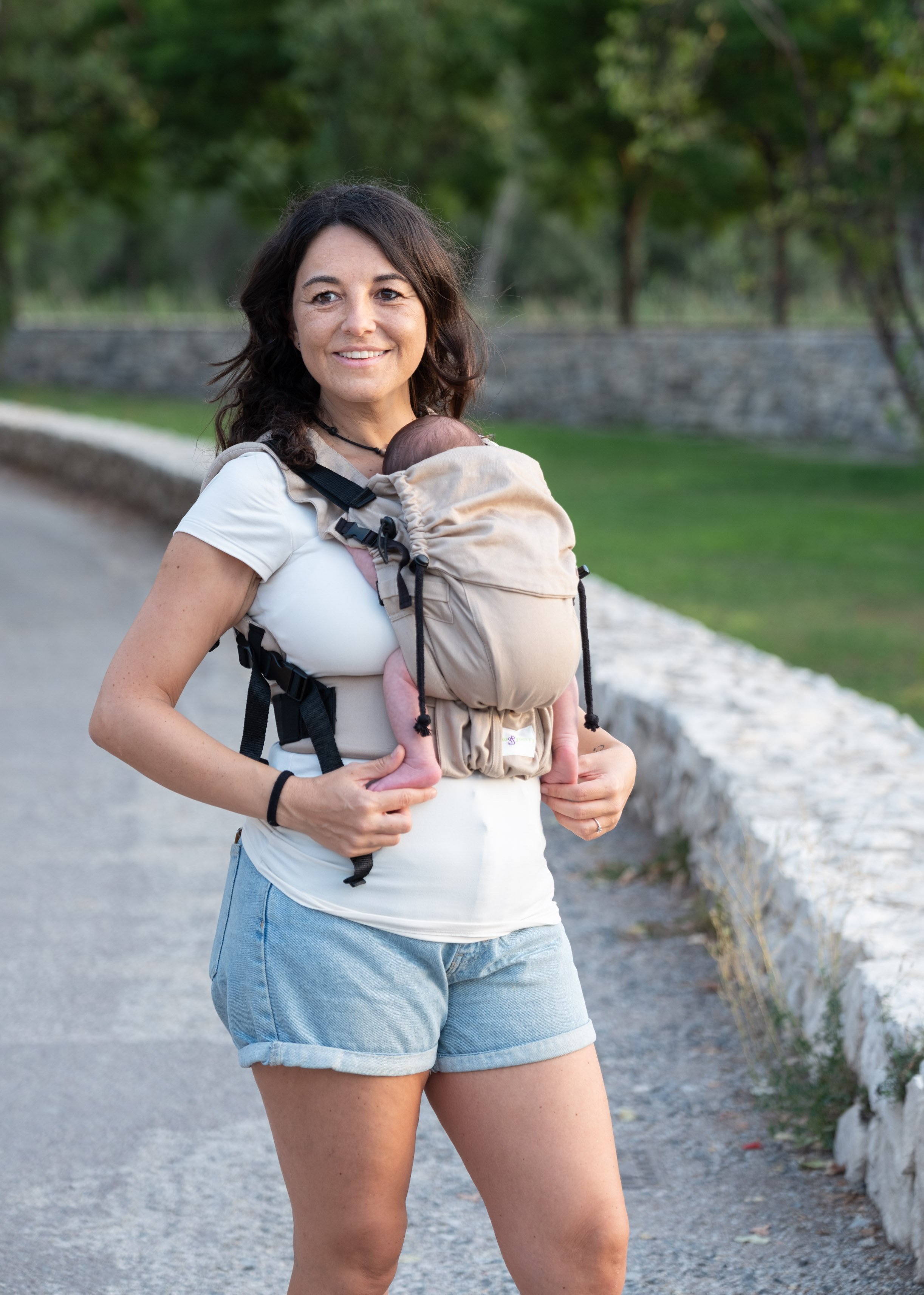 Huggy Nest Baby Carrier - Latte