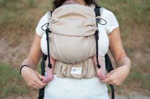 Huggy Nest Baby Carrier - Latte